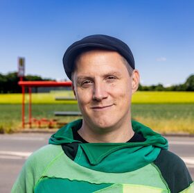 Bild: Sebastian 23 - Zusammenhaltestelle