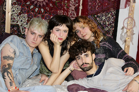 Bild: LILAC ATTITUDE / Support: MALUMMI - Pogo-jumping rhythms / Noisy licks / dreckig-kitschige vocals