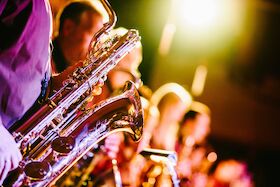 Bild: Big Band open-air - Open-Air-Konzert mit der Big Band - von der Rolle - der JTK Neunkirchen am Brand e. V.