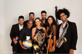Bild: Mozart y Mambo - Sarah Willis und „The Sarahbanda