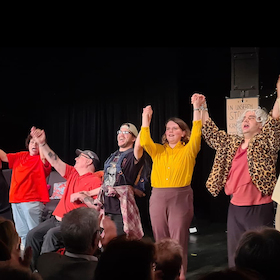 Bild: DIE SPINNER!: Anschnallen bitte!