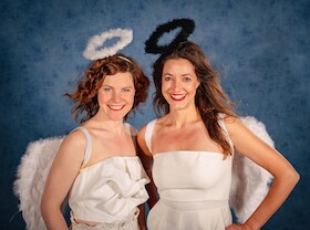 Bild: ANNA MÖBUS und CHARLOTTE WELLING - Die Weihnachtsengel