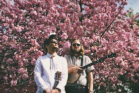 Bild: The Bakery Brothers - Ein Brüderpaar, zwei Stimmen, viele Saiten