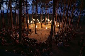 Bild: Touki Delphine - "DRIFTING" - BILDSTÖRUNG Straßentheaterfestival Detmold