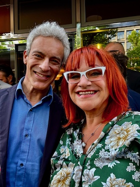 Bild: Liebe, Lust & Hexenschuss - Komödie, szenisch gelesen, mit dem Schauspieler Gedeon Burkhard und der Entertainerin Lou Hoffner.