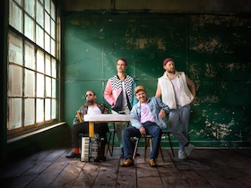 Bild: Treuchtlingen Live - Gankino Circus - Open-Air Konzert auf der Burg Treuchtlingen