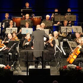 Bild: Muttertagskonzert - musikalische Leitung: Richard Kalahur