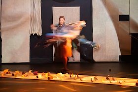 Bild: It’s like a Finger Pointing a Way to the Moon - DE Premiere