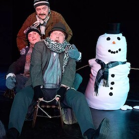 Bild: Drei Männer im Schnee - Erich Kästners beliebter Klassiker