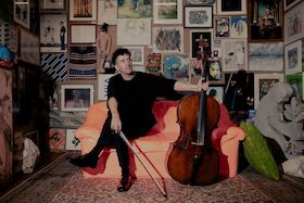 Bild: Claude Frochaux & Cornelia Walther - 2 Celli tanzen um die Welt - Xmas is coming