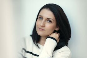 Bild: Annika Strauss - liest aus dem gemeinsam mit Sebastian Fitzek geschriebenen Buch „REM“