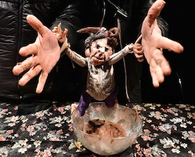 Bild: Ginger Bread House - cannibalistic music & horrific puppeteering