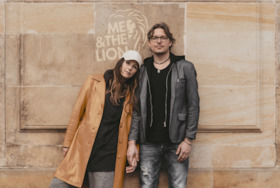 Bild: Ein musikalischer Abend für die Seele mit ME & THE LION