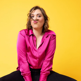 Bild: Fee Brembeck - How to Frau – Das Tutorial, nach dem niemand gefragt hat