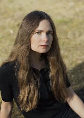 Bild: Valeria Gordeev - »Die Zikade entschlüpft ihrer goldglänzenden Hülle«