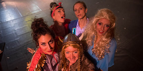 Bild: Barbaren Barbies - A Wild Women Circus