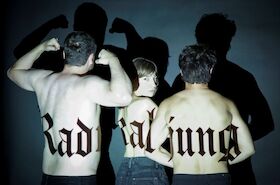 Bild: Radikal Jung - Rechtsextremismus unter Jugendlichen: Dokumentarisches Theater von Polyformers